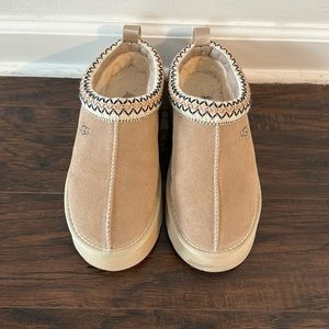 Ugg Tazz platform slippers